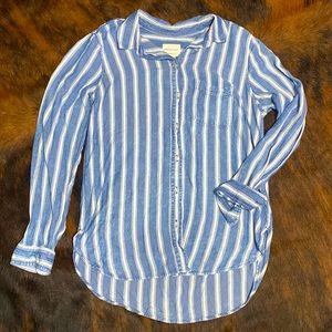 American Eagle Button Down Shirt- Size M